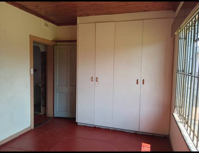 3 bed property to rent in DERSLEY